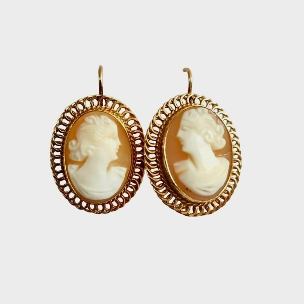 Vintage 14K Yellow Gold Carved Sardonyx Shell Full Face Cameo Earrings S&S 5g